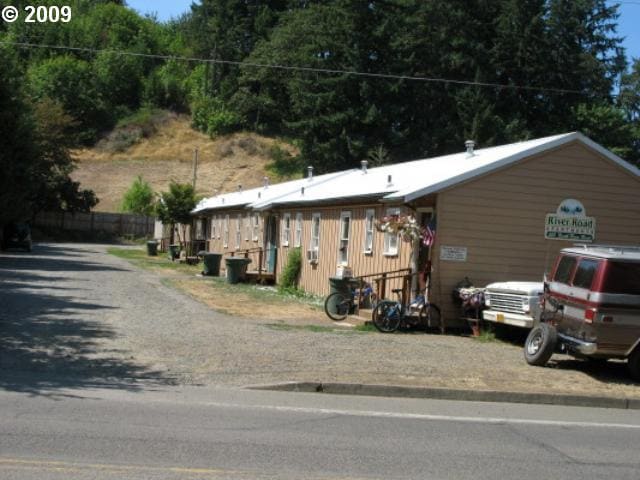 Primary Photo - River Road Apartments