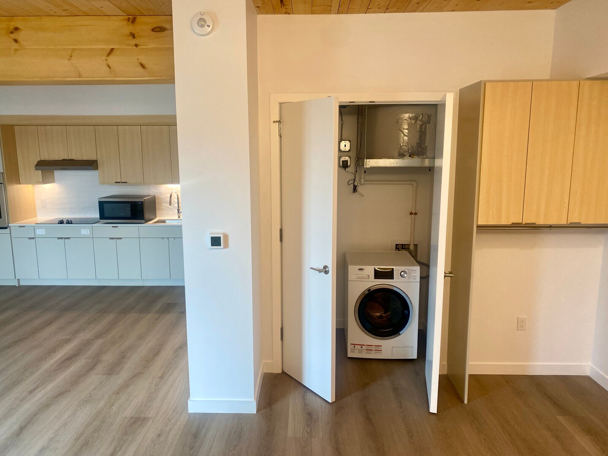 Building Photo - 154 Broadway