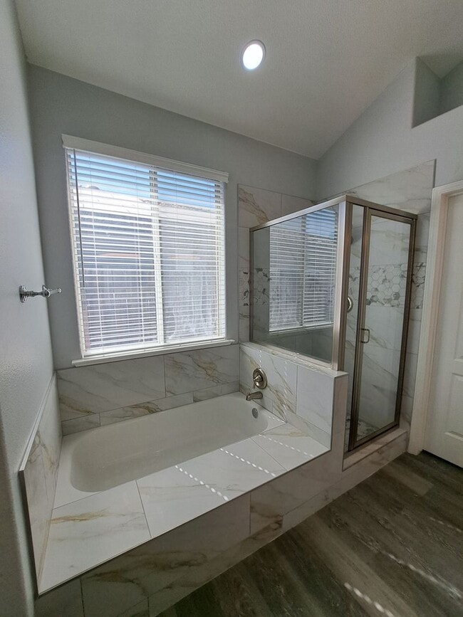 Building Photo - Beautiful 3 Bedroom Home for Rent in well ...