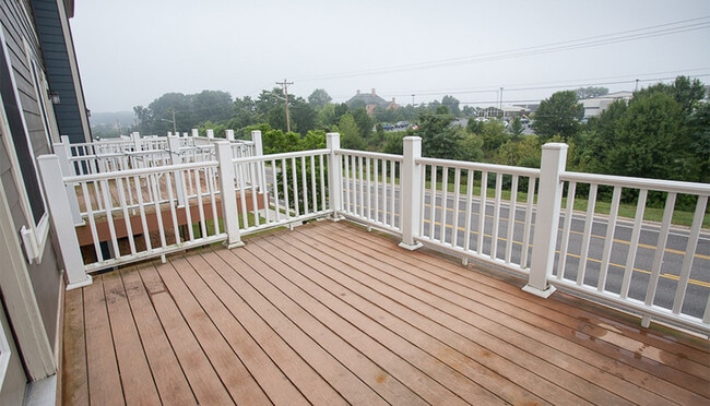 Building Photo - 2136 Purple and Gold Way