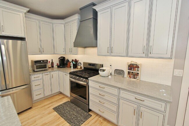 Building Photo - 3689 N Colbourne Way
