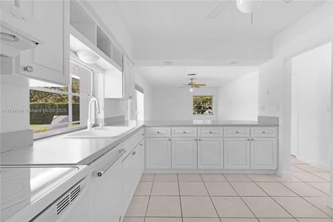 Building Photo - 13790 SW 80th Ave
