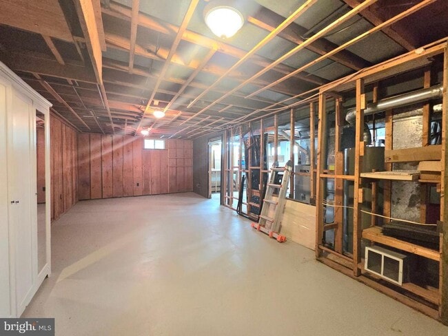Building Photo - 111 Tamarisk Ct