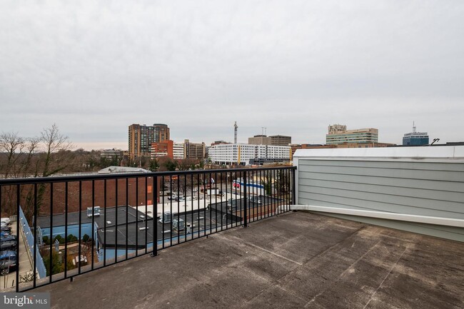 Building Photo - 115 Meridian Ln