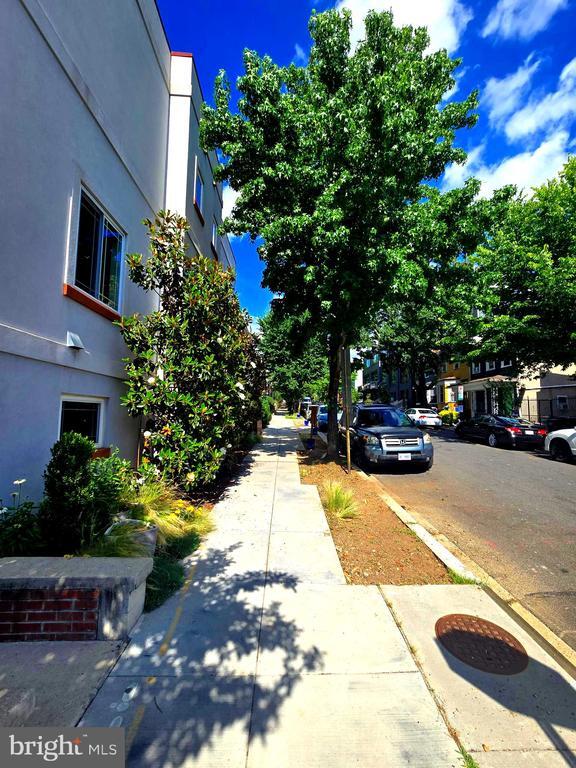 Building Photo - 757 Girard St NW