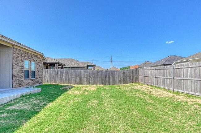 Building Photo - 432 Pergola St