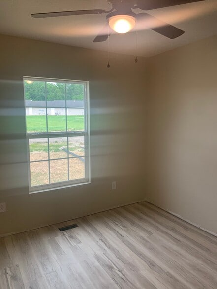 Building Photo - 91 Gullion Ln