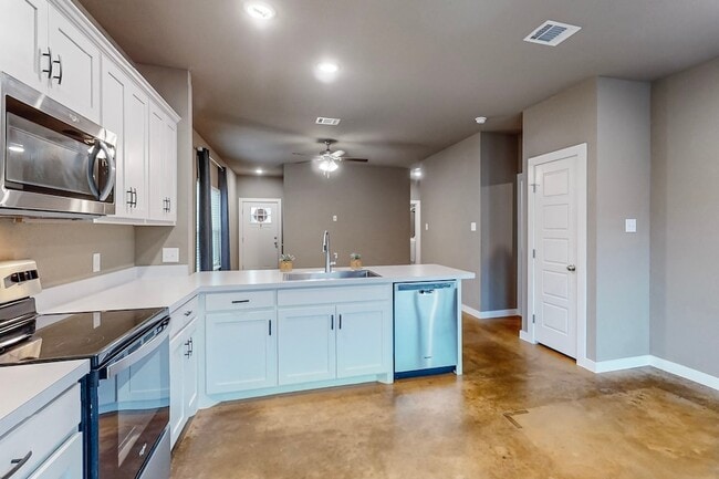 Building Photo - 209 S Baugh St