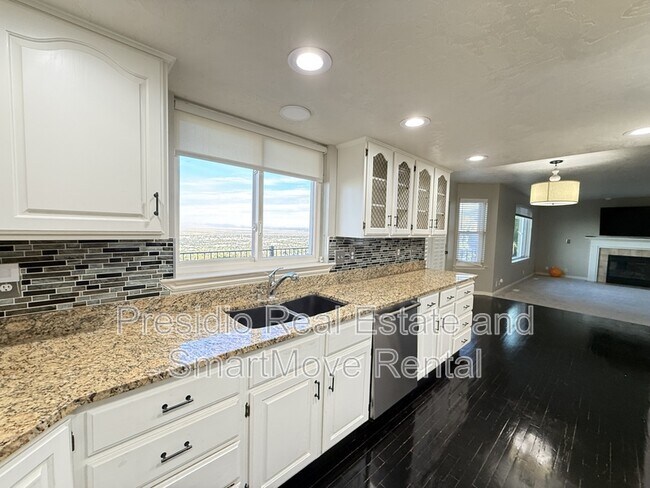 Building Photo - 3408 S Huntington Dr