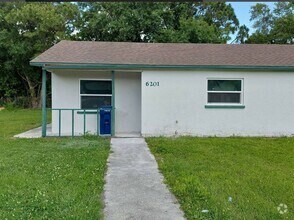 Building Photo - 3/2 Duplex in Bradenton