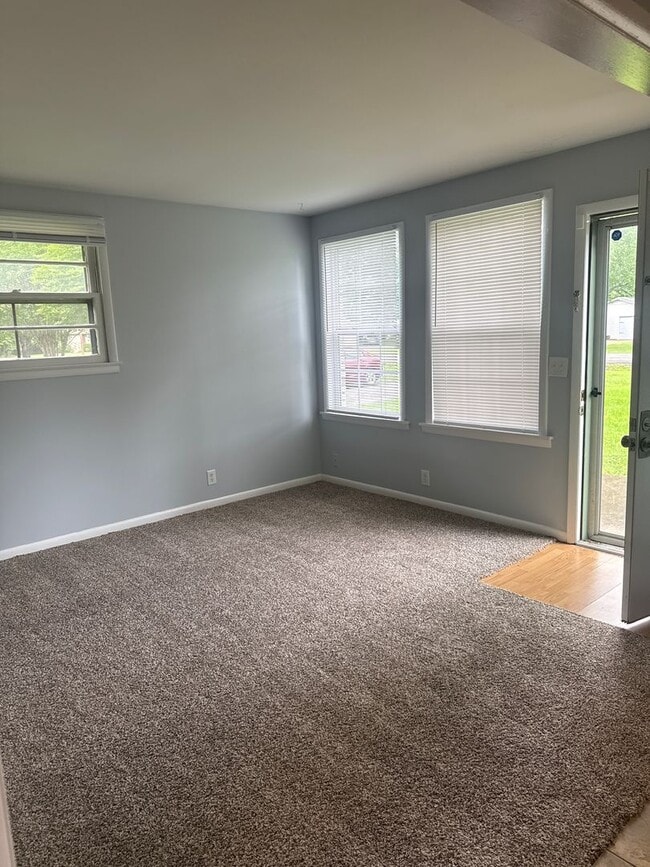 Building Photo - Home For Rent!