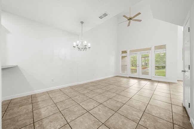 Building Photo - 94 Cll Escada