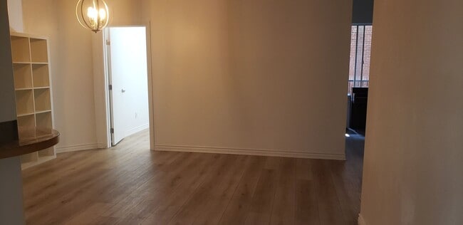 Building Photo - Awesome 1 Bedroom 1 bath unit Downtown LA