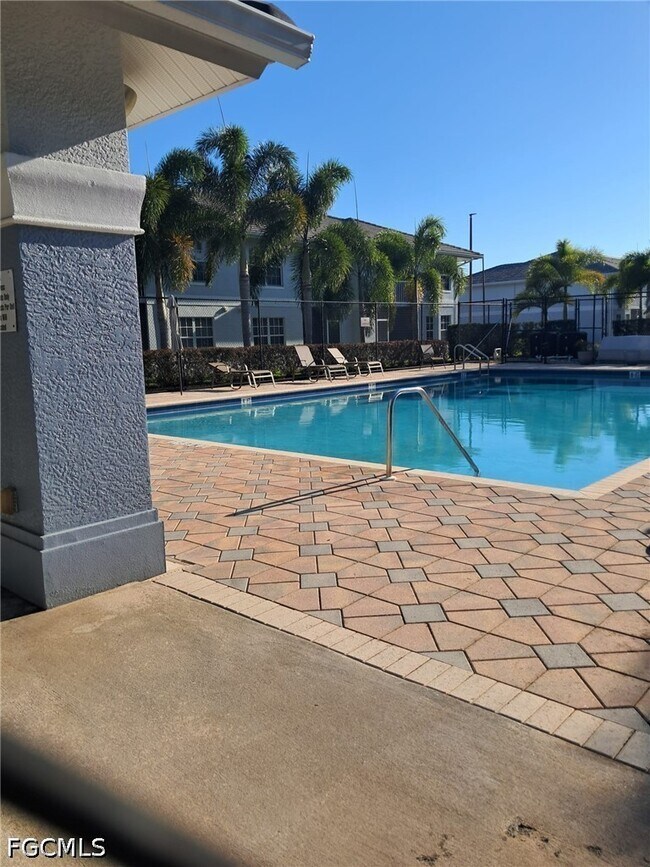 Building Photo - 8358 Bernwood Cove Loop