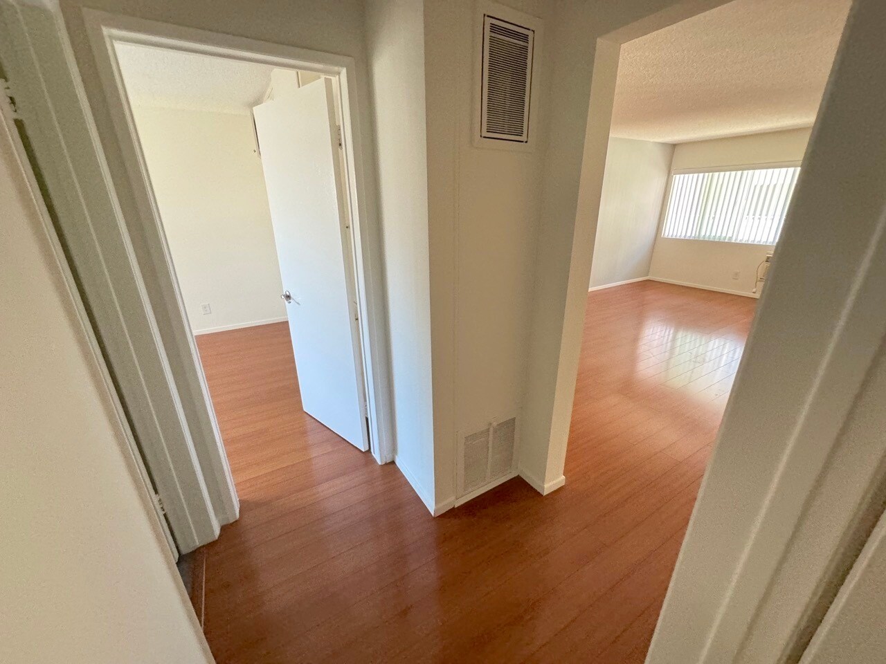 Building Photo - 447 W Elk Ave