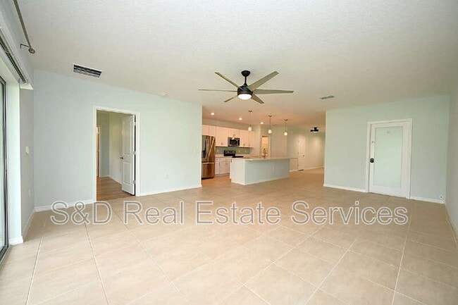 Building Photo - 2028 Rosewood Cir