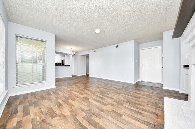 Building Photo - 250 El Dorado Blvd