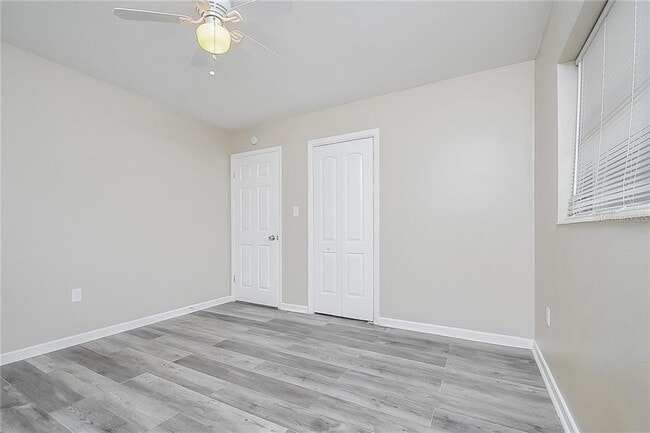 Building Photo - 1139 Cir Dr-