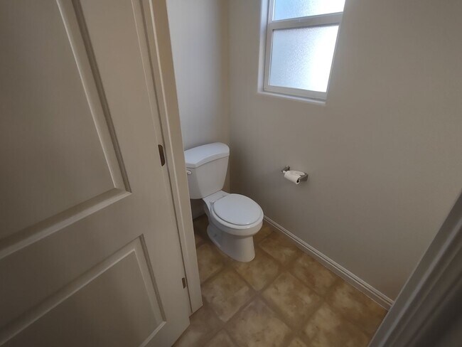 Building Photo - Fox Cove Unit