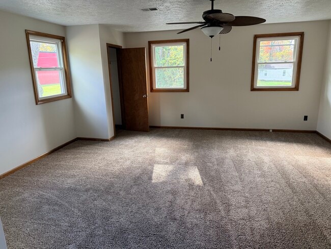 Building Photo - 2438 Heston Dr