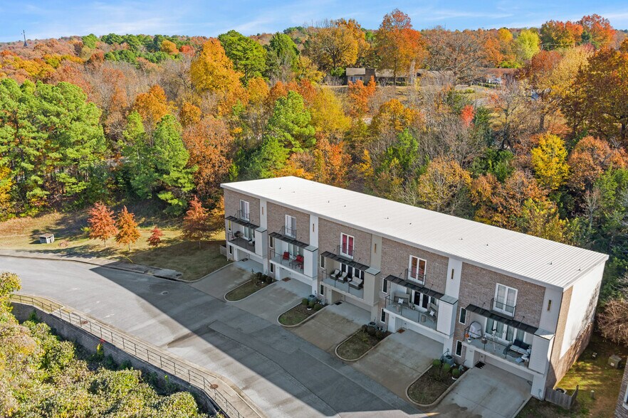 Building Photo - 313 E Noble Ln
