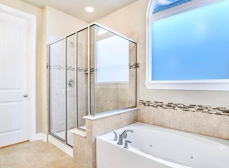 Primary Bathroom - 5900 Lipan Apache Bnd