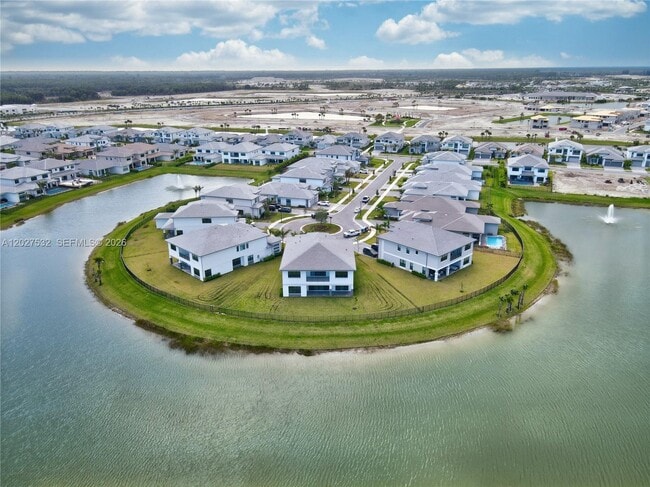 Building Photo - 12865 Wingspan Ct