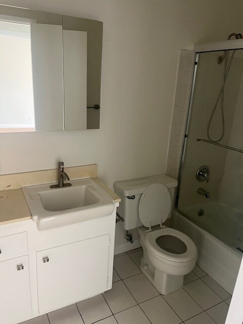 Building Photo - 53 Suffolk Ave