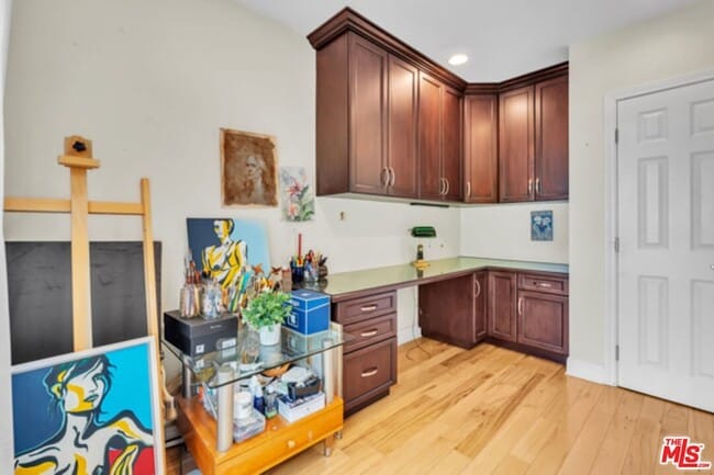 Building Photo - 326 N Doheny Dr