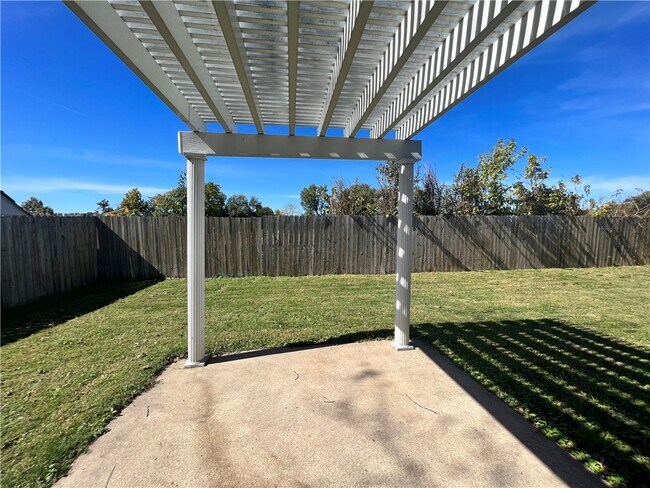 Building Photo - 1102 Tunbridge Dr