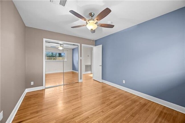 Building Photo - River Ridge Home Rental