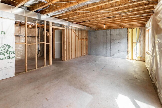 Building Photo - Bright and Charming Townhome Nestled in th...