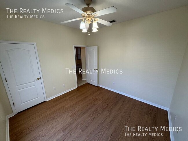 Building Photo - 7823 Fernleaf Dr