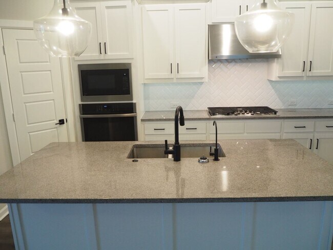 Building Photo - 3 Bed 2 Bath Argyle Home
