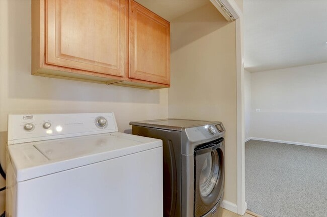 Building Photo - 13553 W 65th Pl