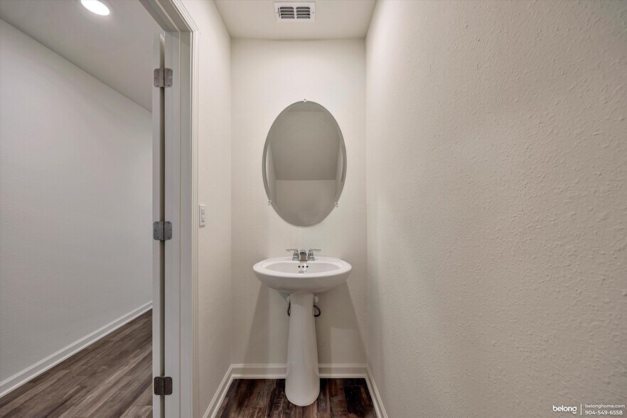 Building Photo - 45105 Red Brick Dr
