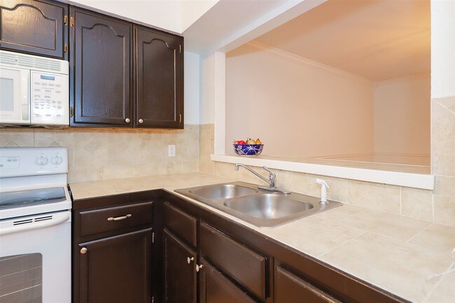 Building Photo - 8710 McPherson Rd