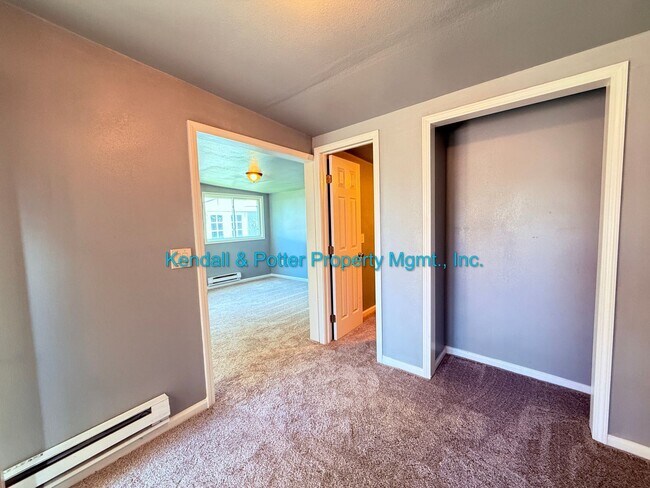 Building Photo - Quiet & Updated Watsonville Charmer 2 plus BR/1BA