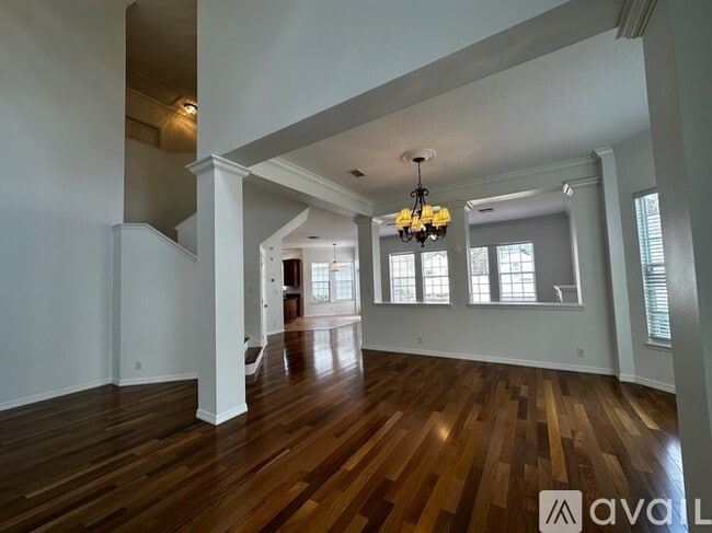 Building Photo - 407 Iris St