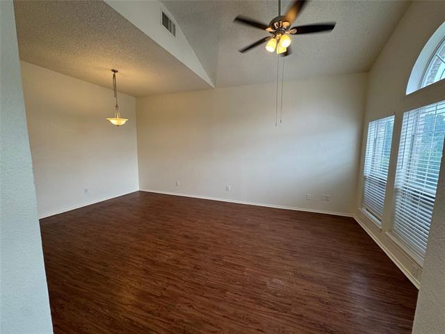 Building Photo - 4024 Periwinkle Dr