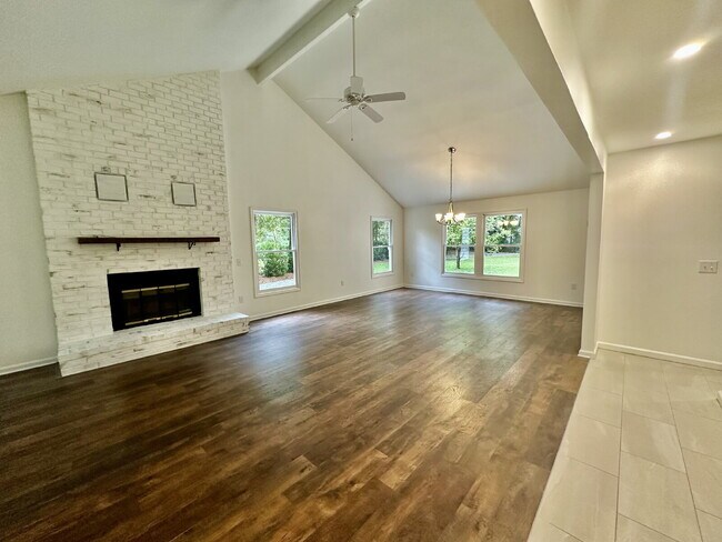 Building Photo - Completely Remodeled Ranch Style Home in the Heart of Downtown Bluffton and no HOA!