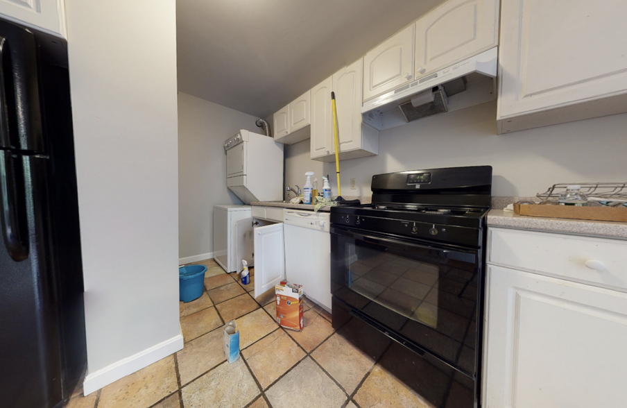 Primary Photo - 350 Allston St