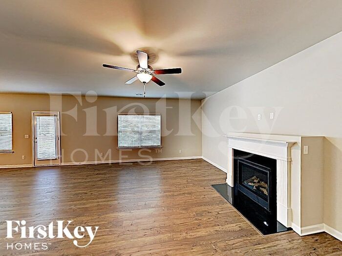 Building Photo - 7944 Suttonview Dr