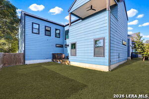 Building Photo - 626 Montana St