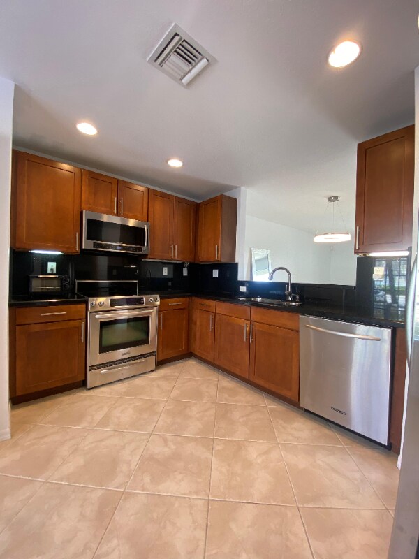 Building Photo - 5932 Manchester Way