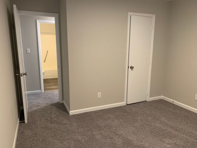 Building Photo - 920 Hearthridge Ct