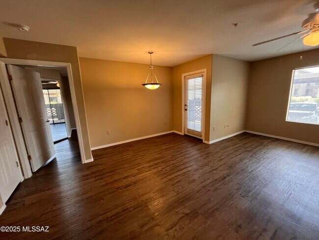 Building Photo - 5751 N Kolb Rd
