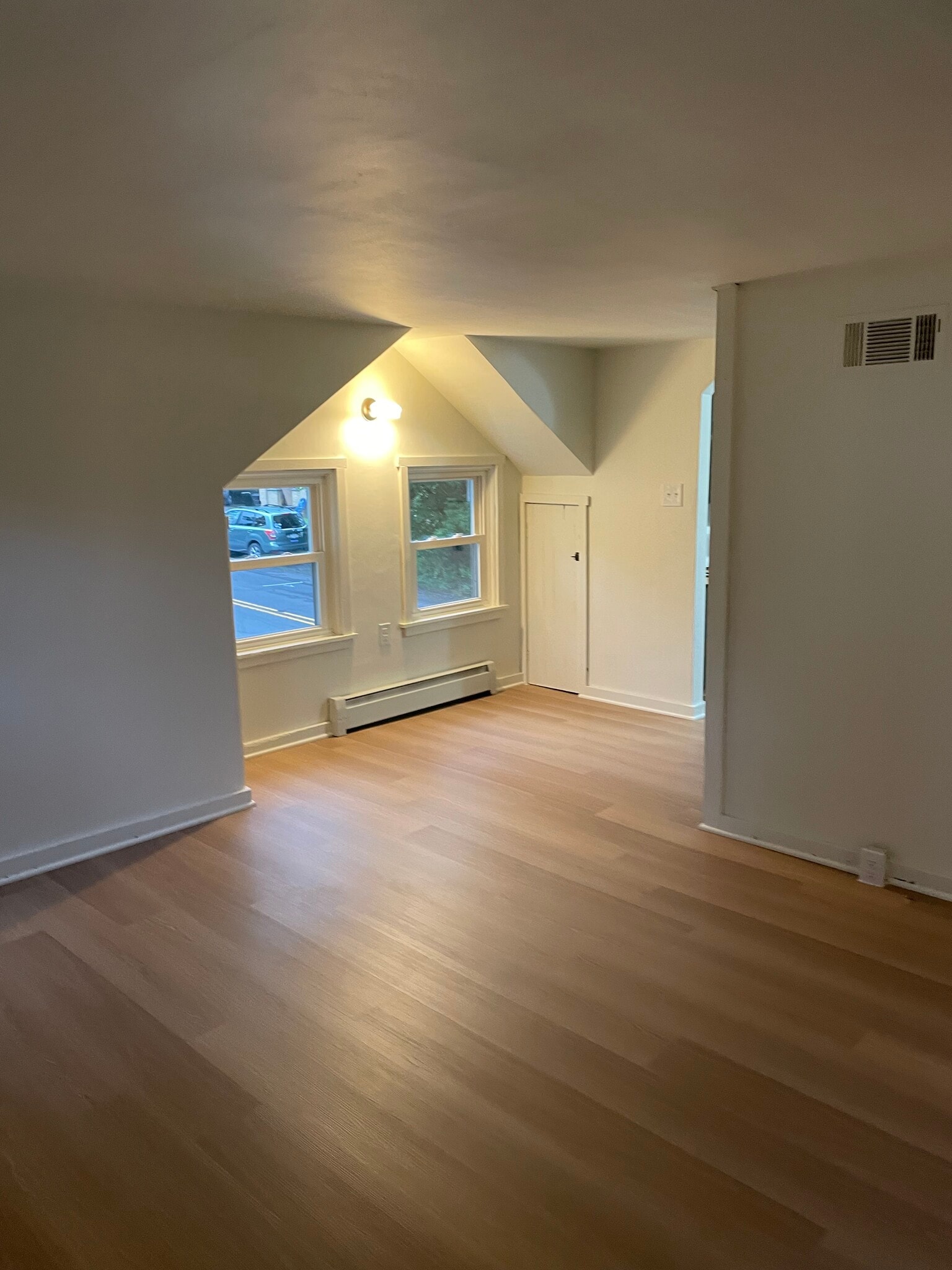 Building Photo - 829 Elmwood St