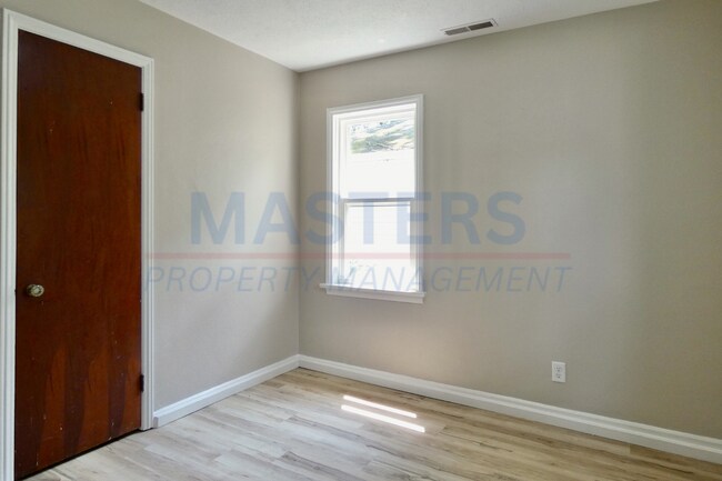 Building Photo - 5133 Adella St