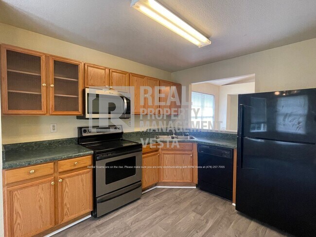Building Photo - 451 Crabapple Pl
